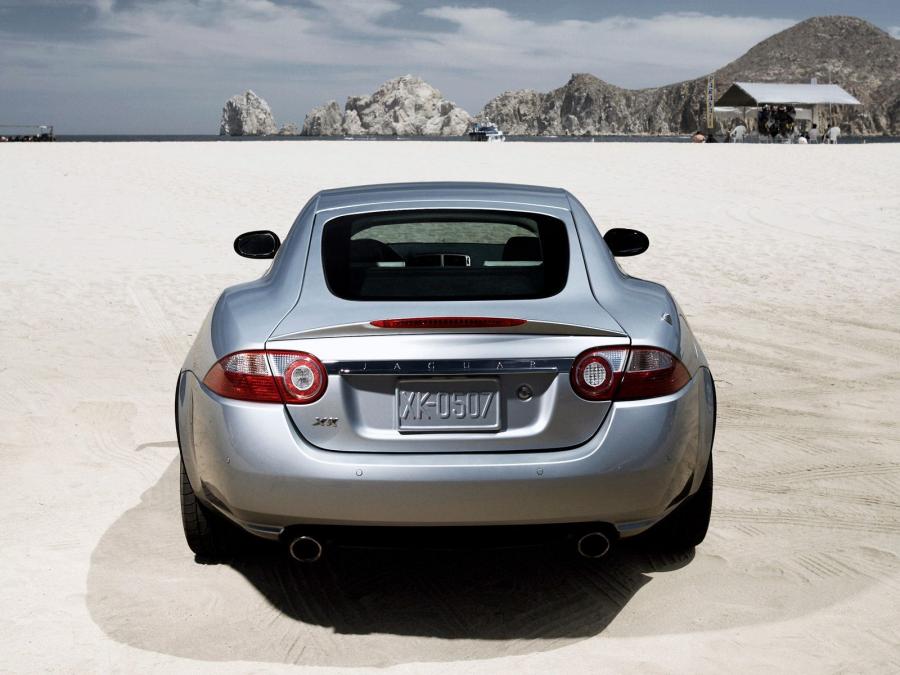  Jaguar XK Coupe 2006 года  (US) (фото 6 из 13)
